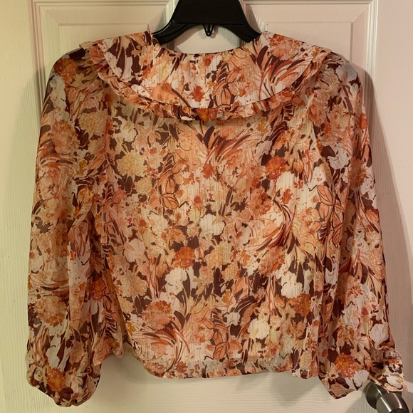 Lady’s top - Picture 2 of 3